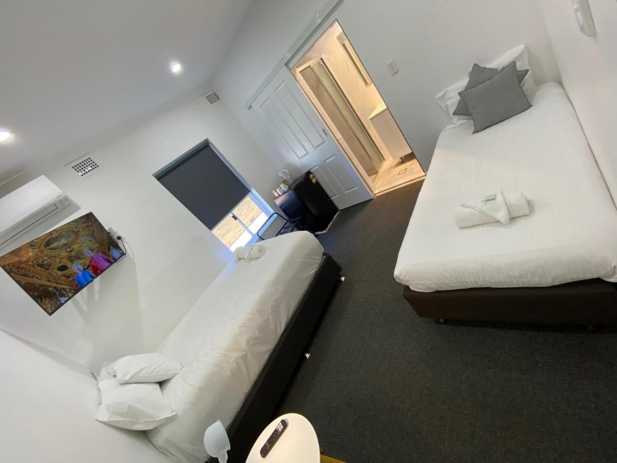 Central Motel มัดจี ภายนอก รูปภาพ