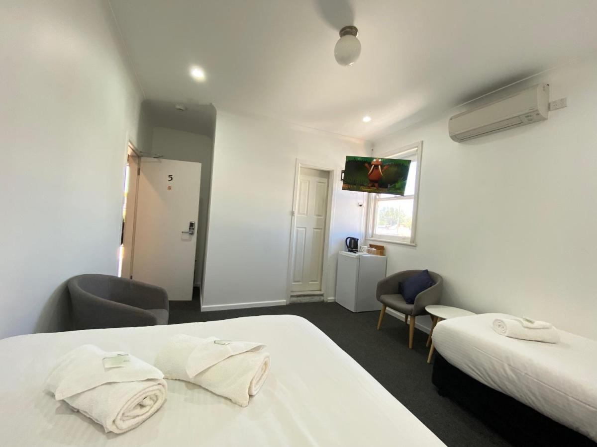 Central Motel มัดจี ภายนอก รูปภาพ