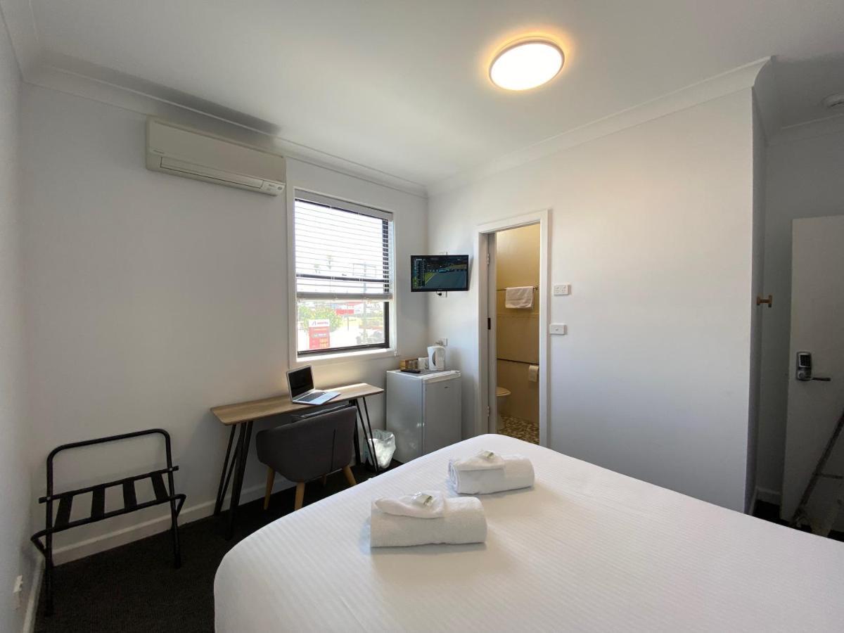 Central Motel มัดจี ภายนอก รูปภาพ